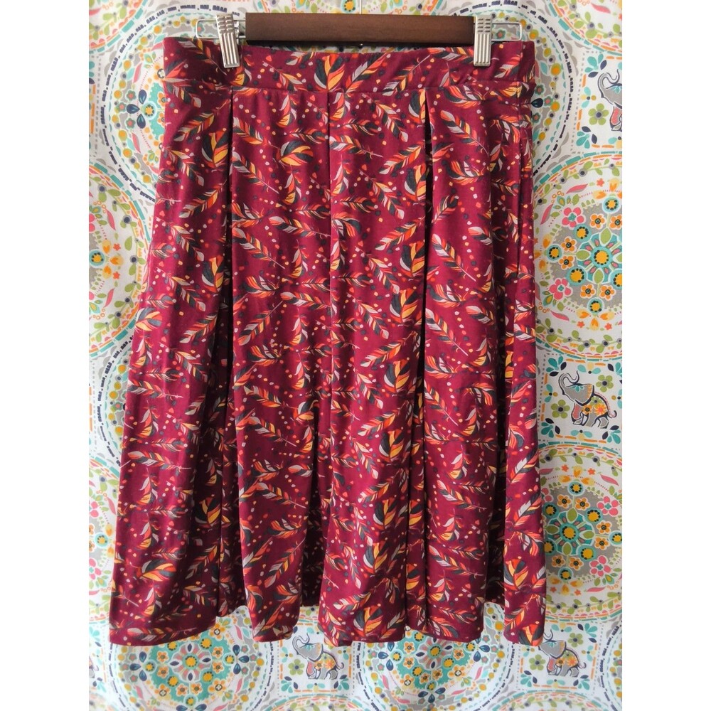 LuLaRoe Size MEDIUM Madison Burgundy w Feathers Knit Skirt Pockets